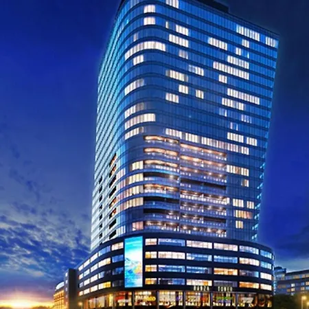 Hanza Tower White 24 Pool & Jacussi *